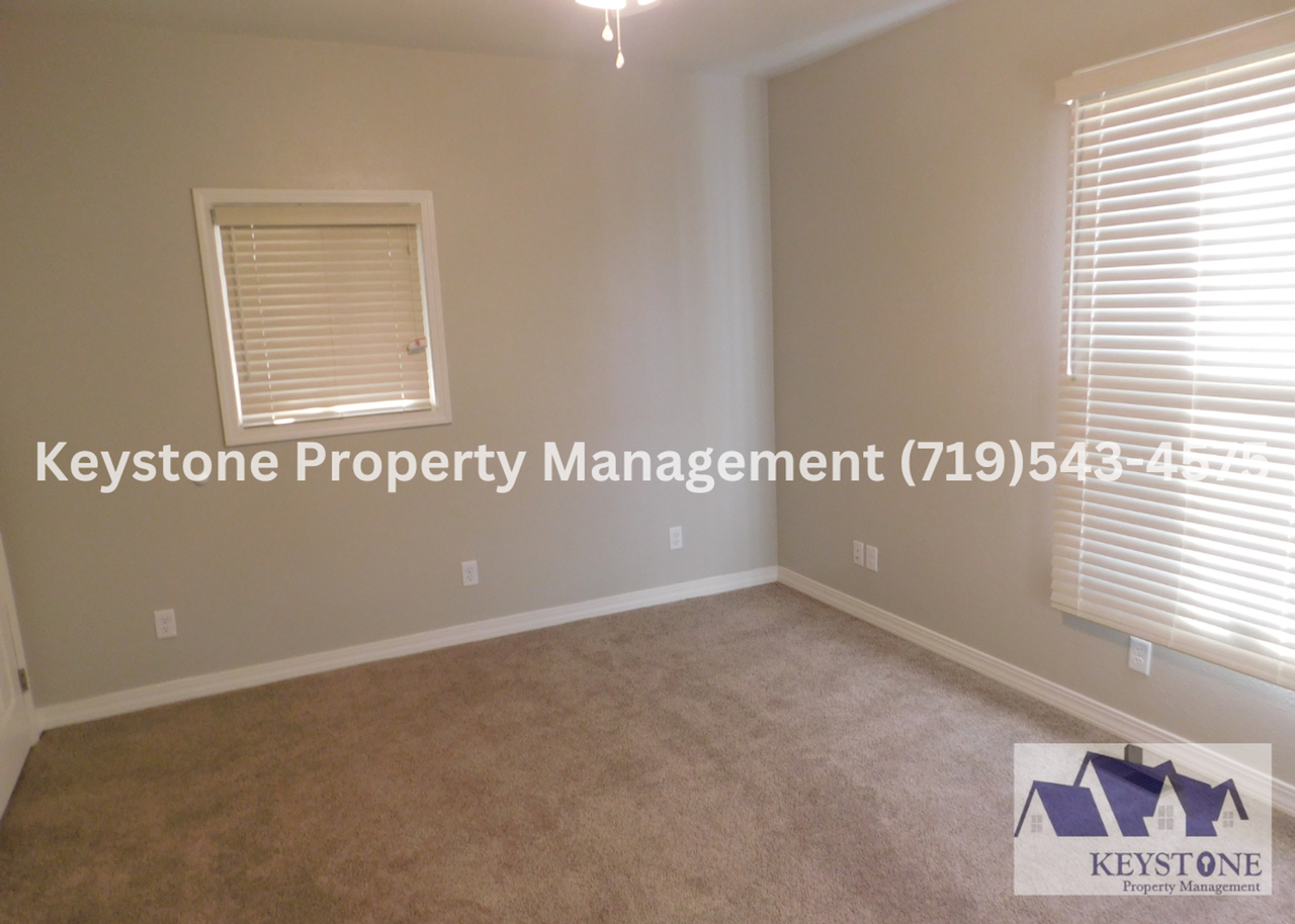 1410 Spruce St - Photo 2 of 16