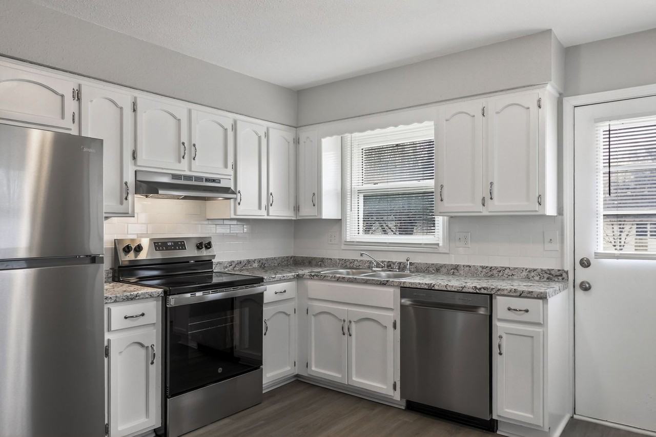 1802 Sw Sunset St - Photo 6 of 19