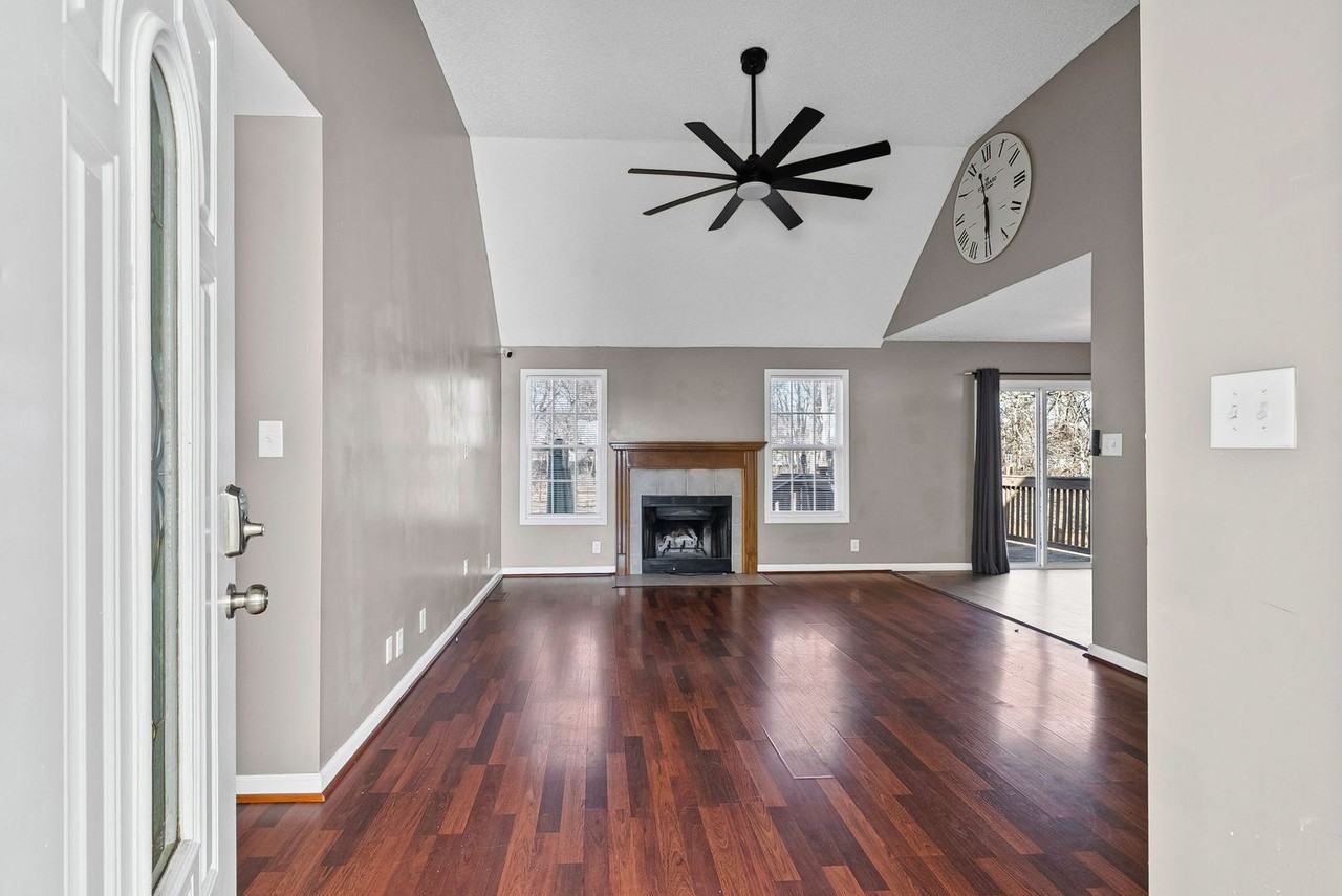 3812 Man O War Blvd - Photo 4 of 28