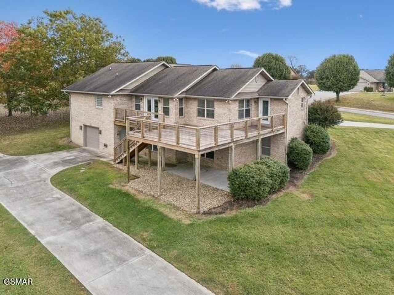 734 Southview Cir - Photo 3 of 28