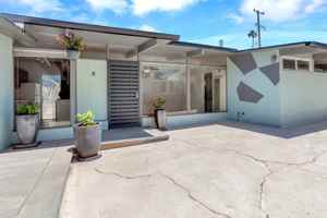 featured image of 139 W Canada