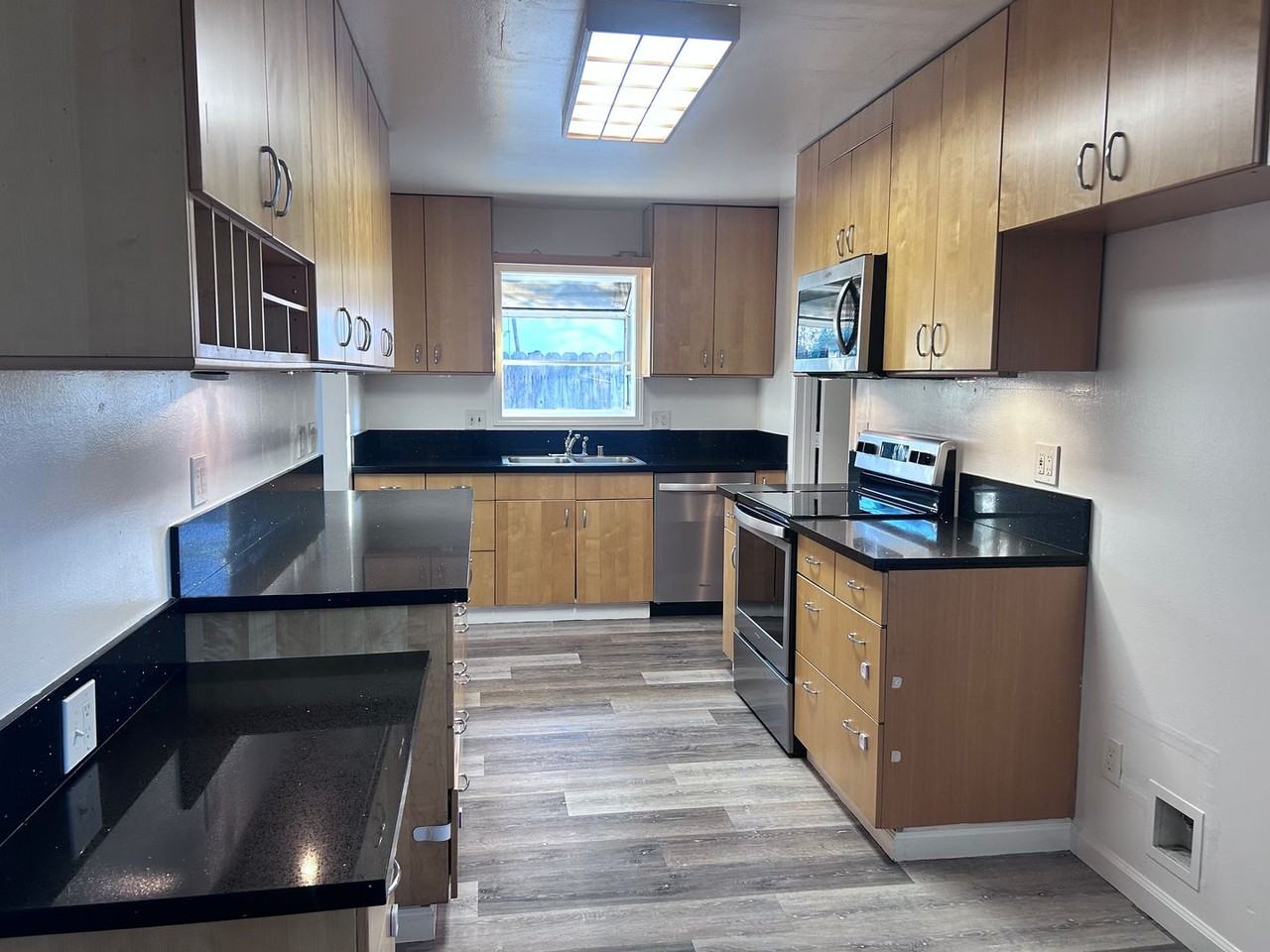 2575 Stansberry Way - Photo 3 of 19