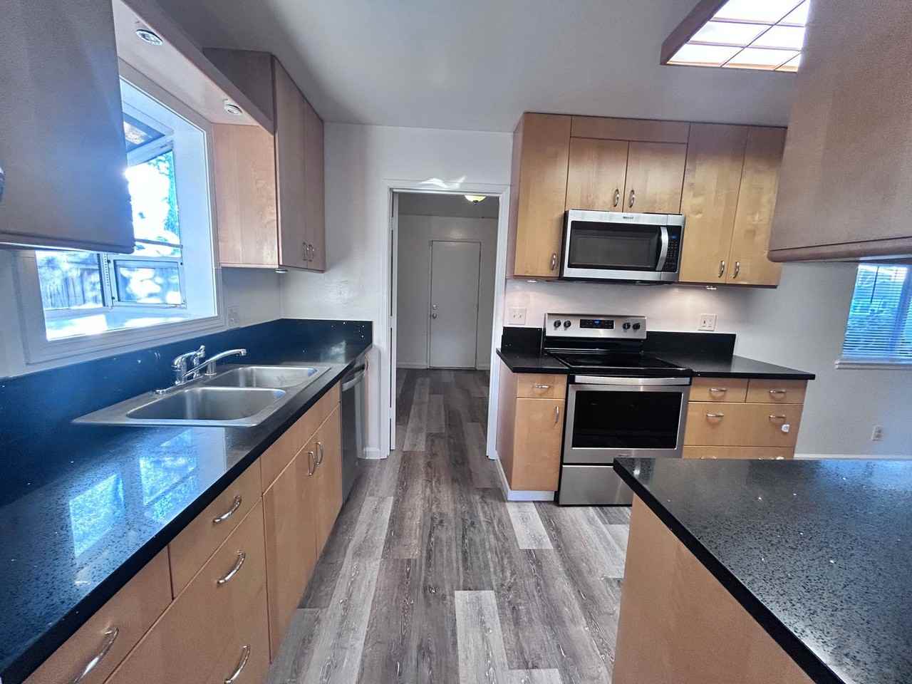 2575 Stansberry Way - Photo 4 of 19