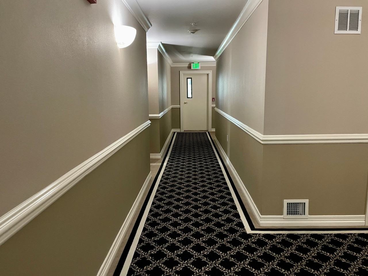 2328 Nw Glisan St - Photo 6 of 32