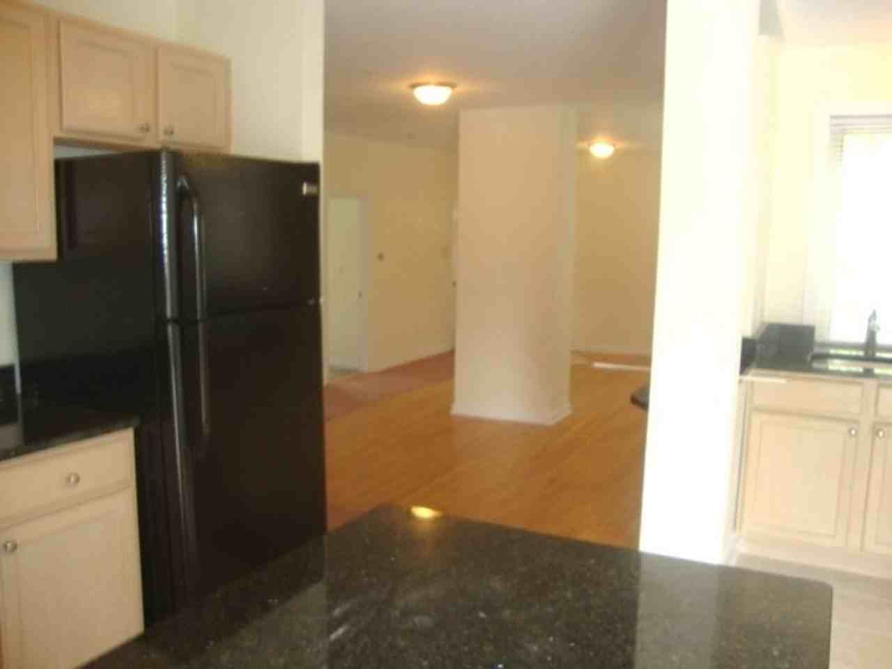 260 Dwight St #J - Photo 4 of 24