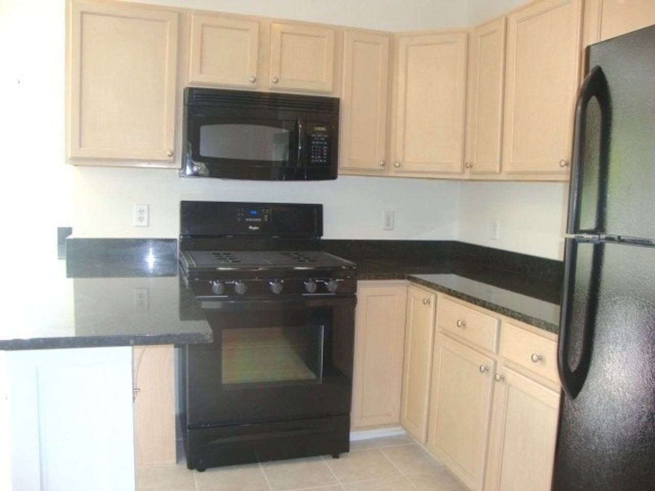 260 Dwight St #J - Photo 5 of 24