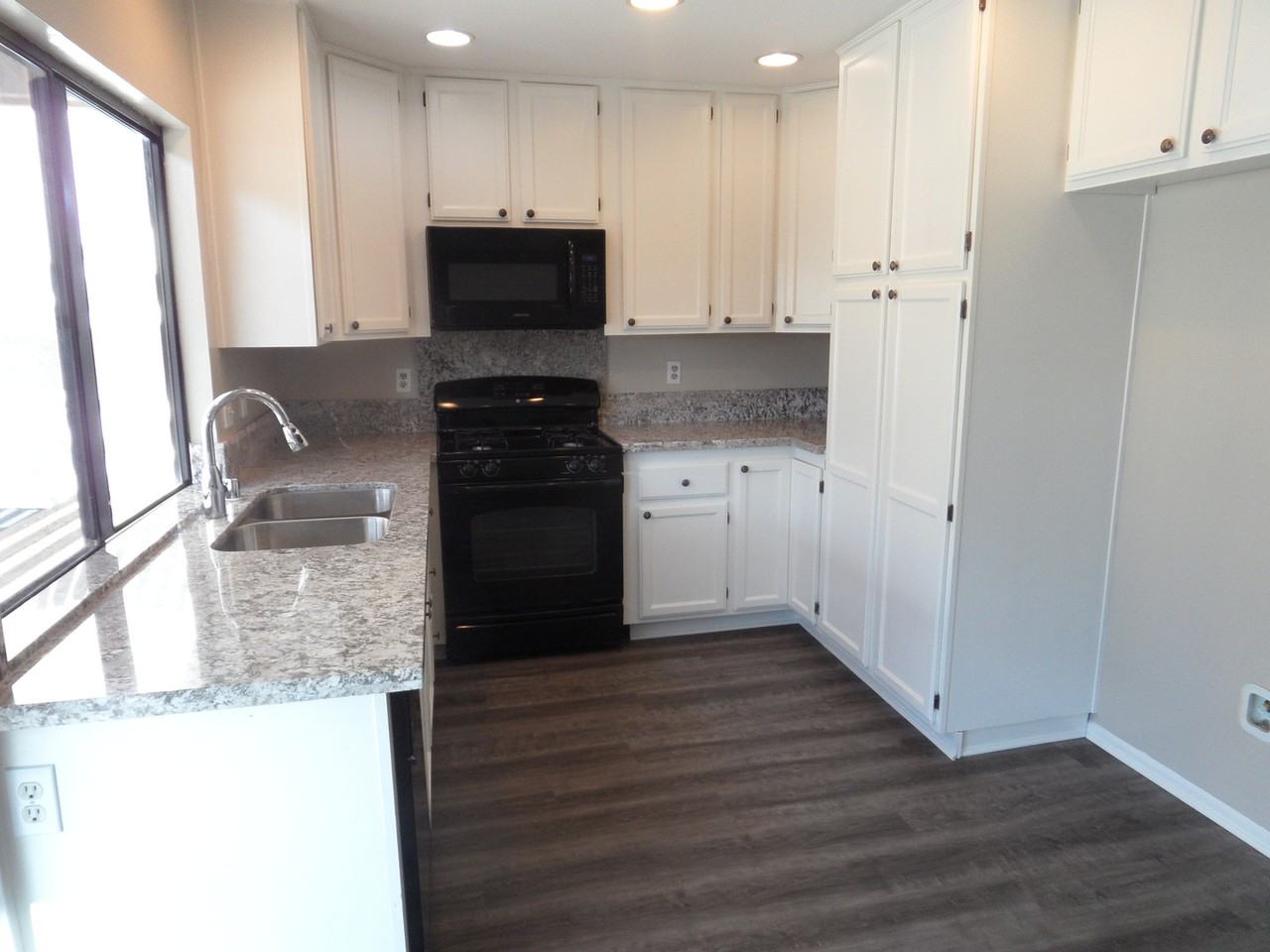 2862 N Cottonwood St #3 - Photo 5 of 27