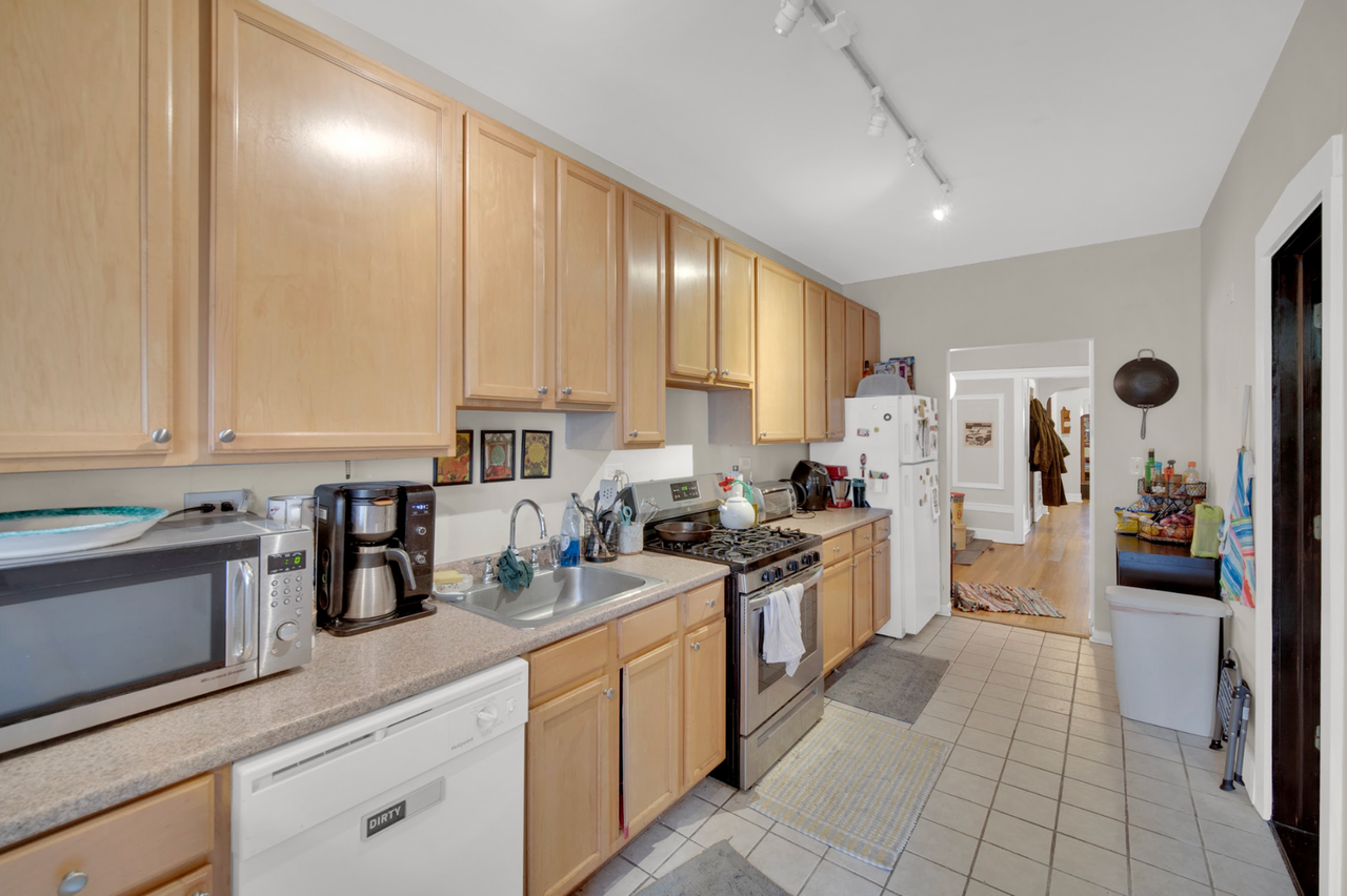 Glenwood Avenue Apartments - Photo 6 of 32