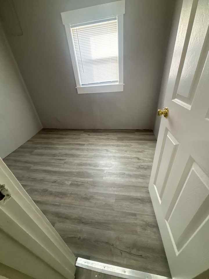 217 W North St - Photo 3 of 5