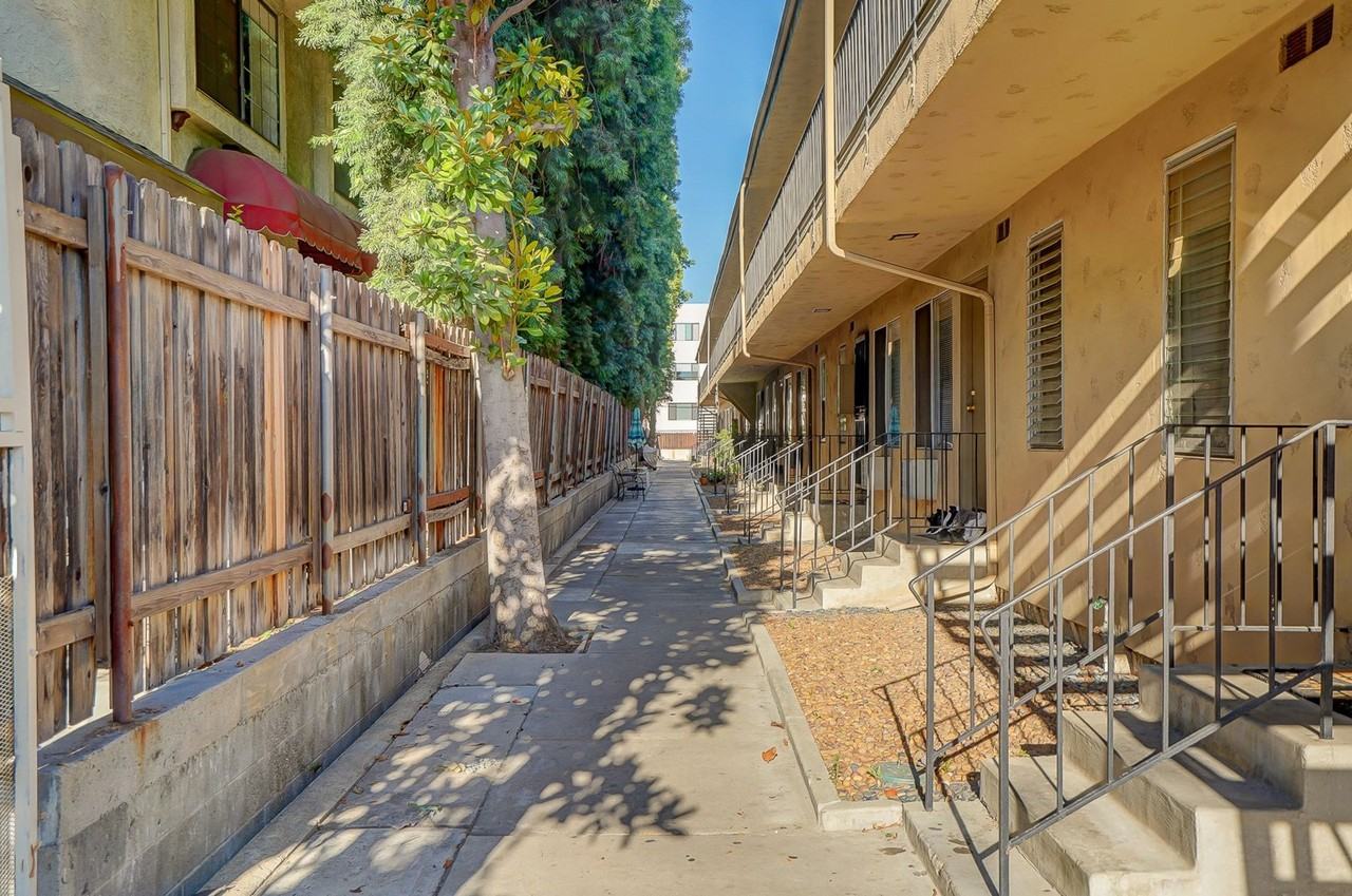 5330 Corteen - Photo 3 of 5