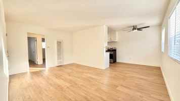 featured image of 637 W 79th St