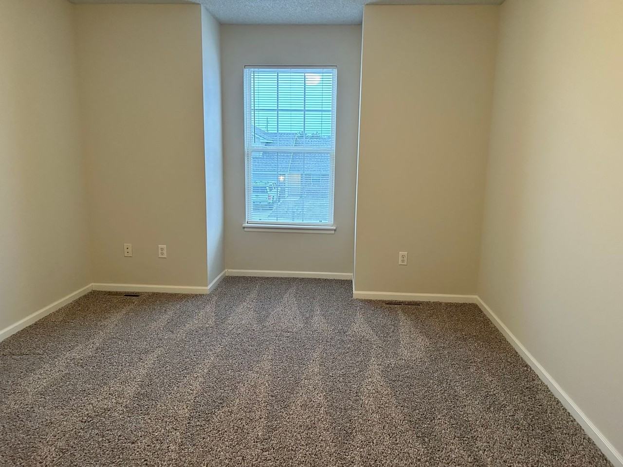 1100 Nw Willow Dr - Photo 7 of 9
