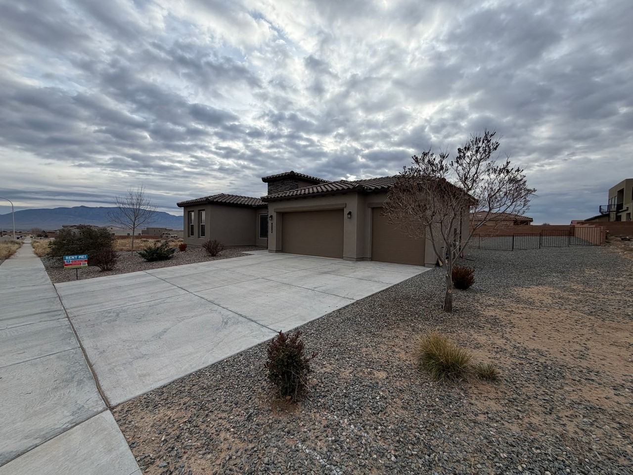 6408 Papagayo Rd Nw - Photo 2 of 45