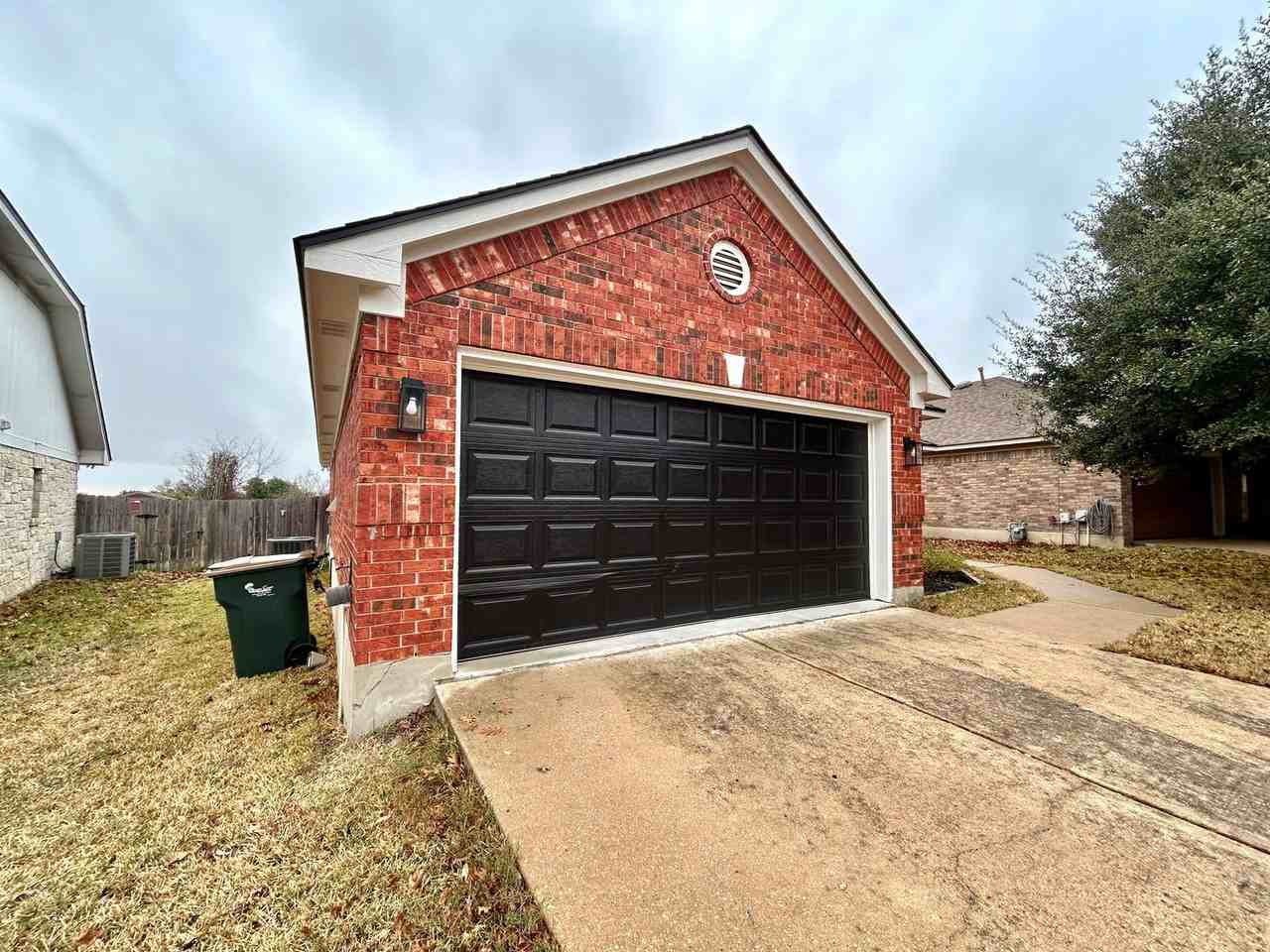 5019 Barlow Dr - Photo 2 of 34