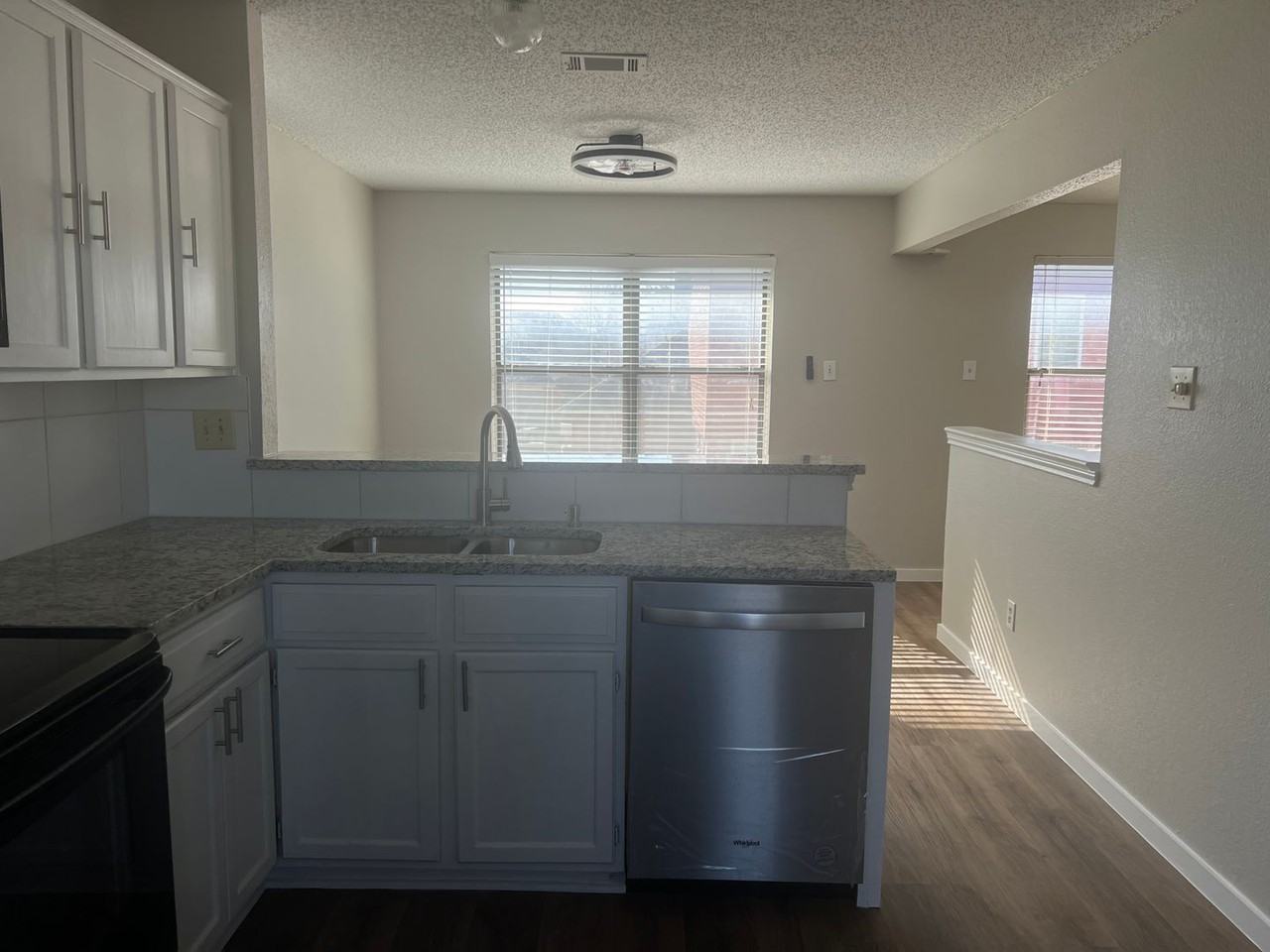 786 Eiffel Dr - Photo 5 of 9