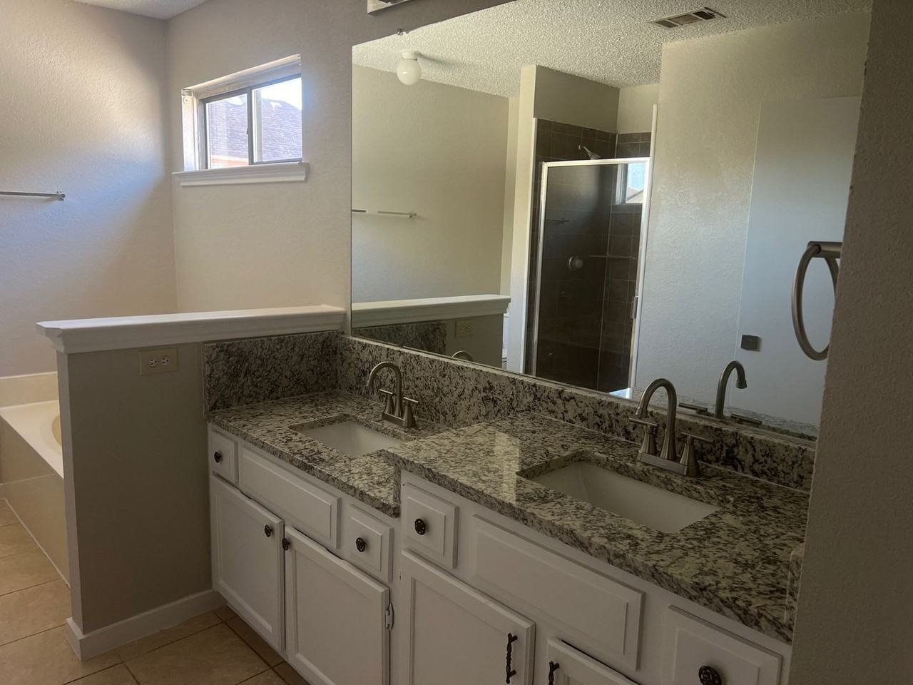 786 Eiffel Dr - Photo 7 of 9