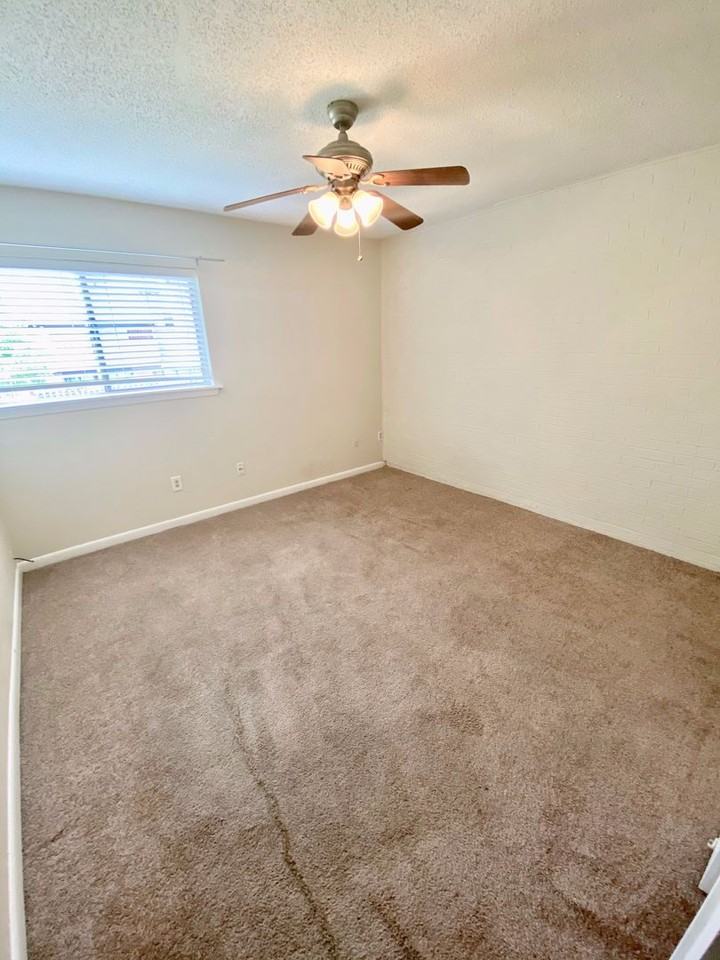 1255 E County Line Rd - Photo 3 of 12