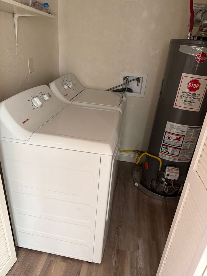 1116 5th St - Photo 3 of 5