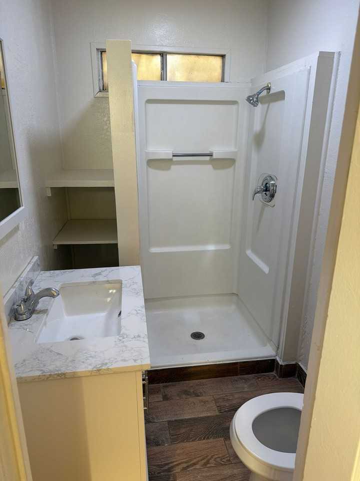 1116 5th St - Photo 5 of 5