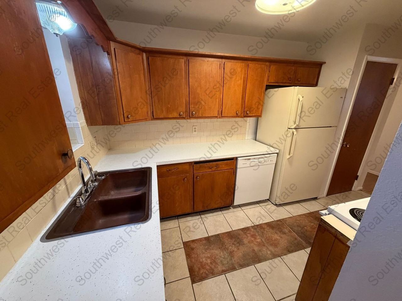 1604 Sheffield Dr - Photo 2 of 19