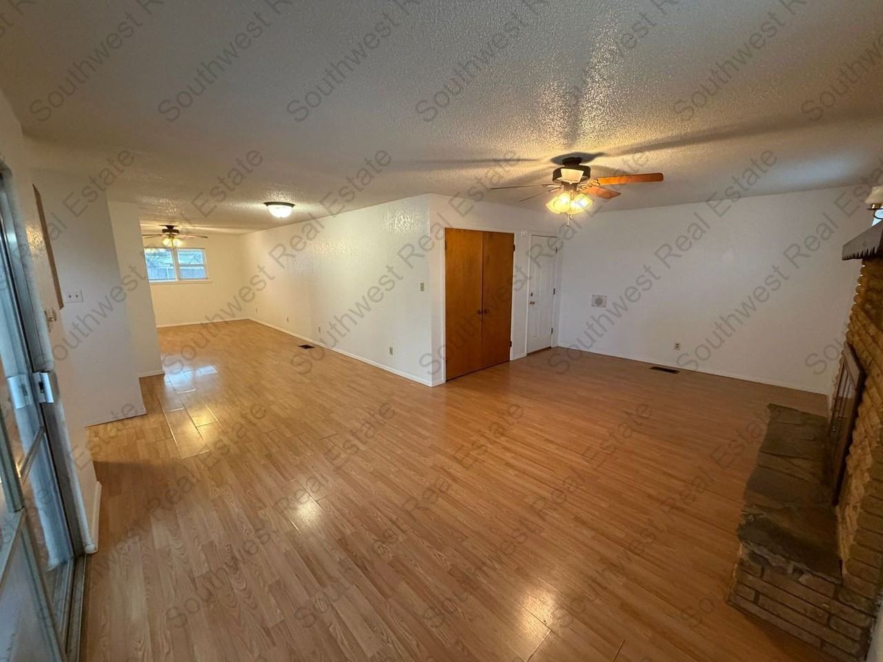 1604 Sheffield Dr - Photo 4 of 19