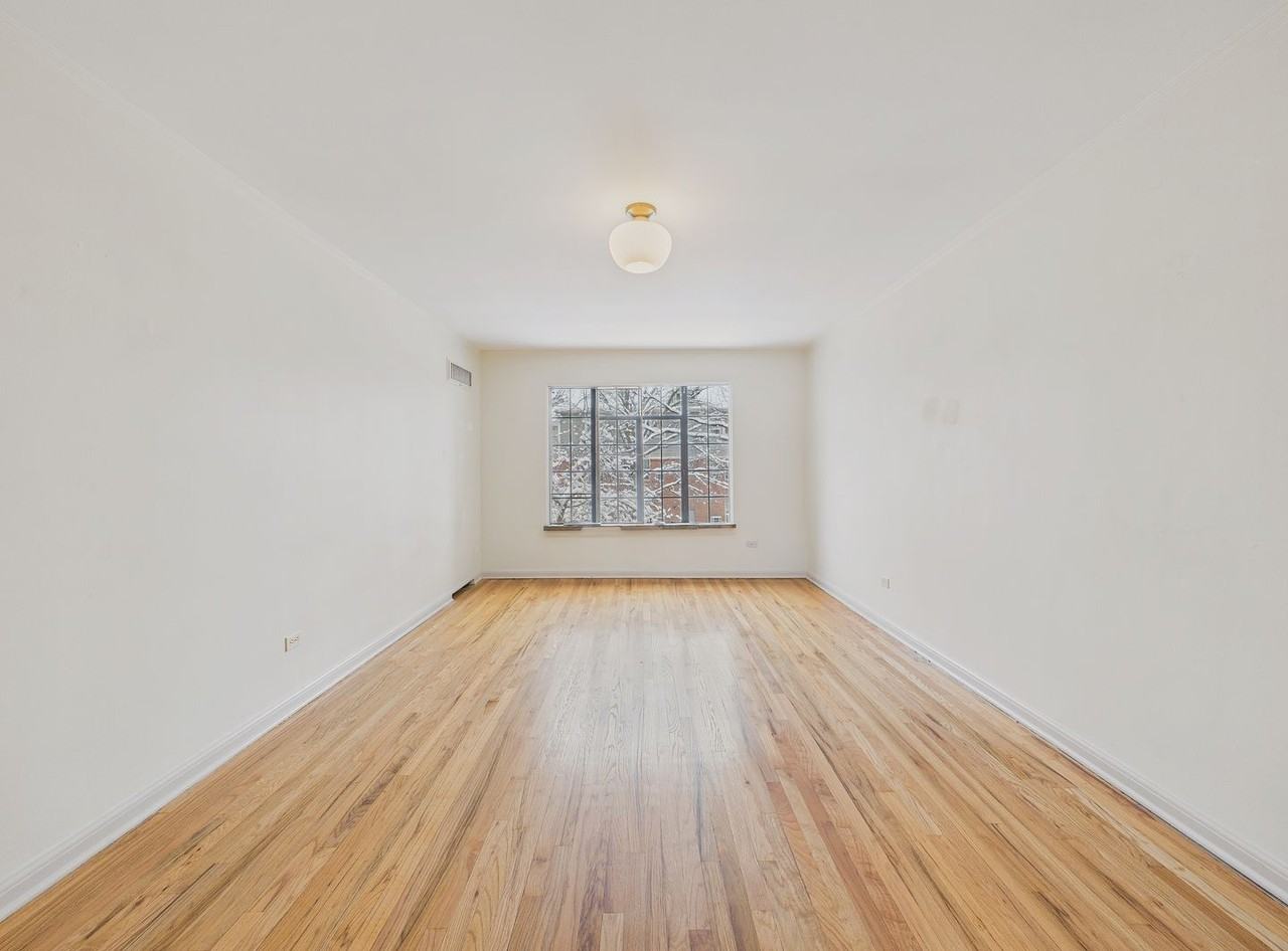 943 N Emerson St #4 - Photo 2 of 17