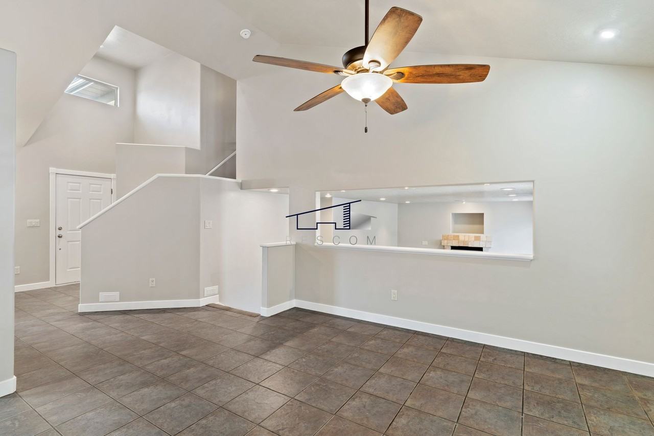 2368 N 650 E - Photo 4 of 38