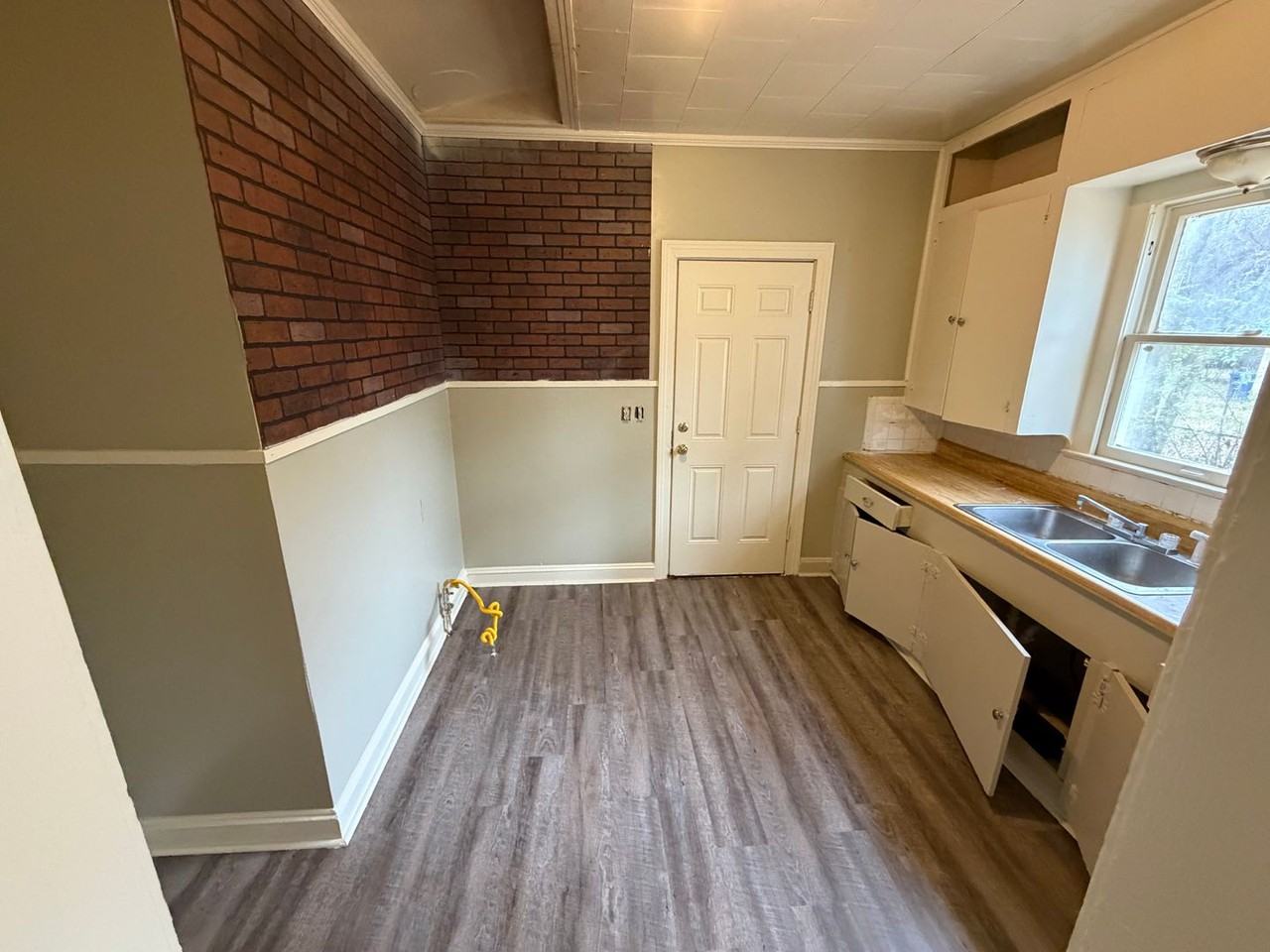 3251 Wagner St - Photo 4 of 16