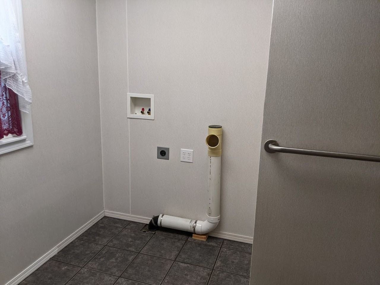 1223 Burrell Ave - Photo 7 of 16