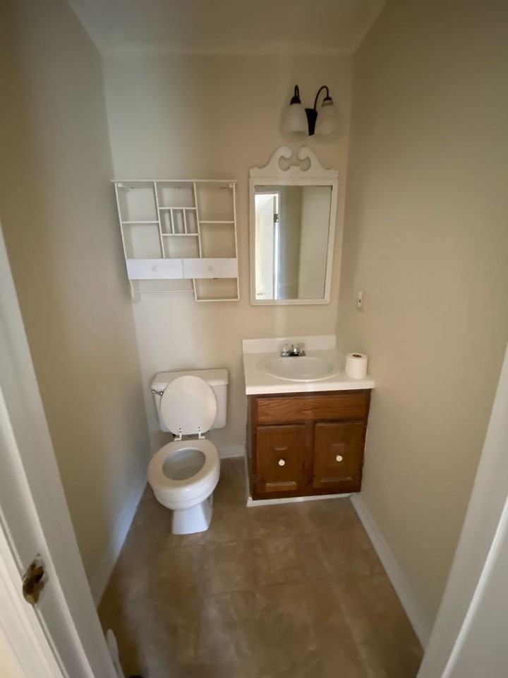 470 Linda Dr Se - Photo 5 of 8