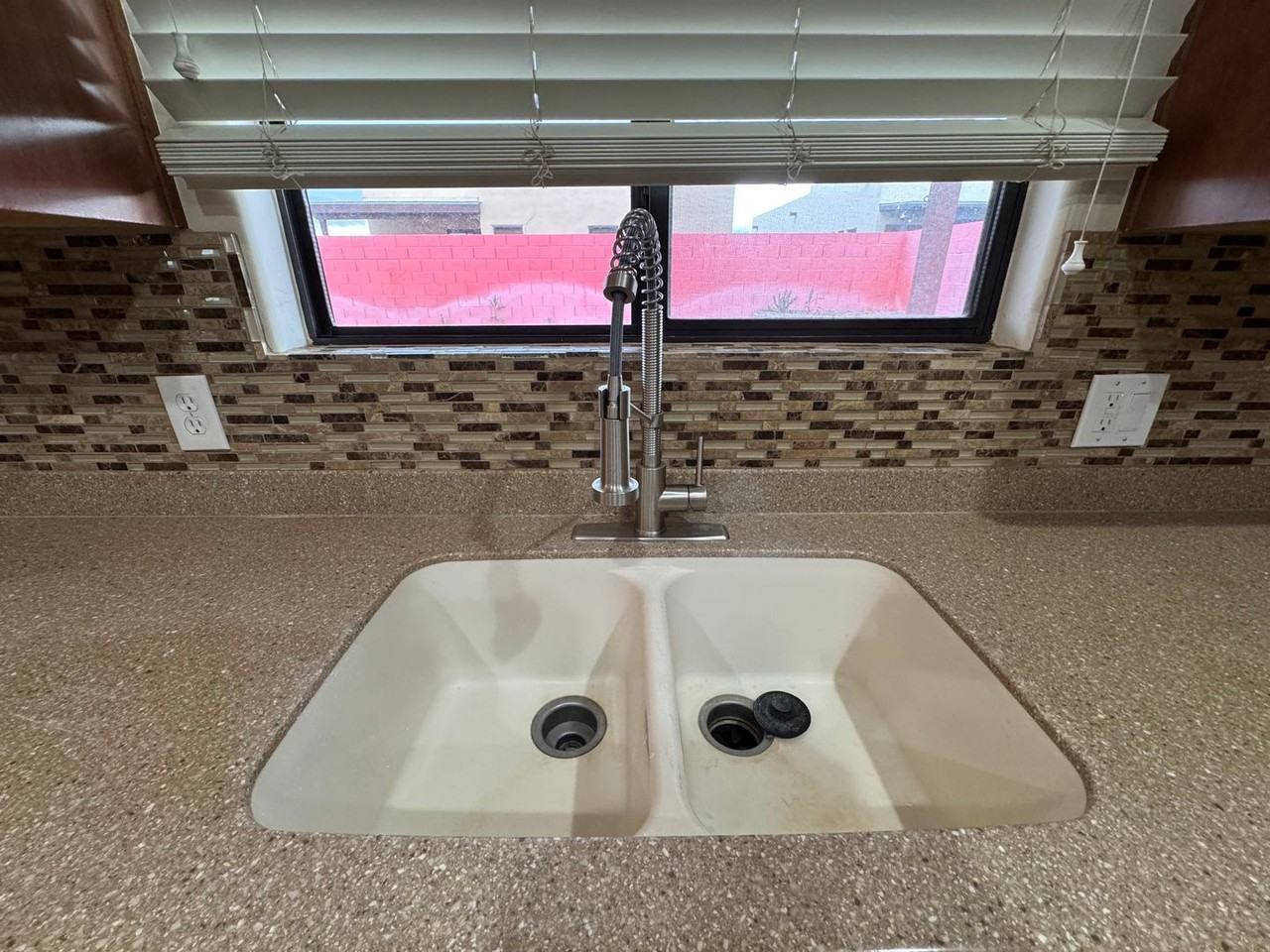 1289 Horner Dr - Photo 5 of 32