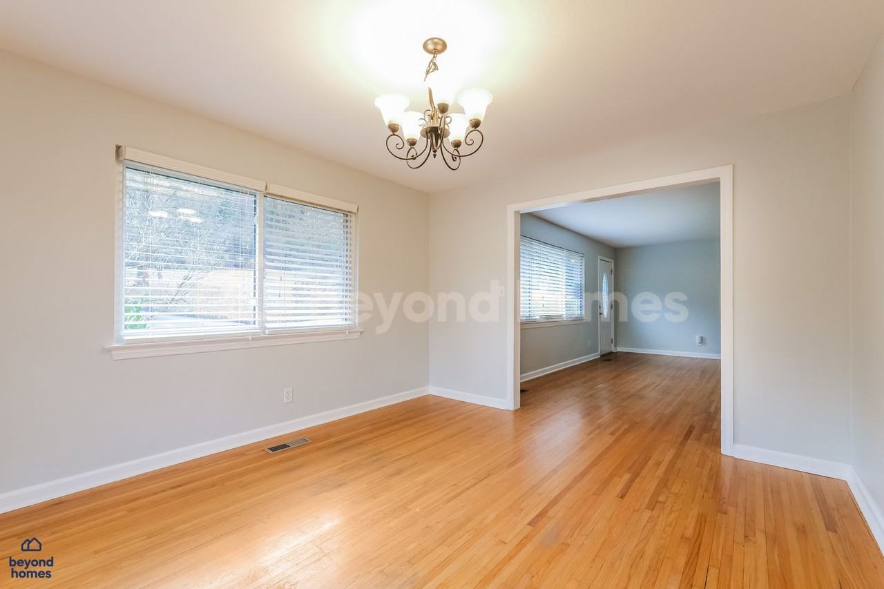 5701 N Morgan Ln - Photo 5 of 30