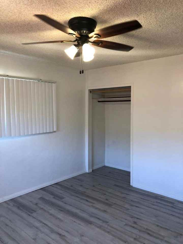 5049 54th St - Photo 4 of 34