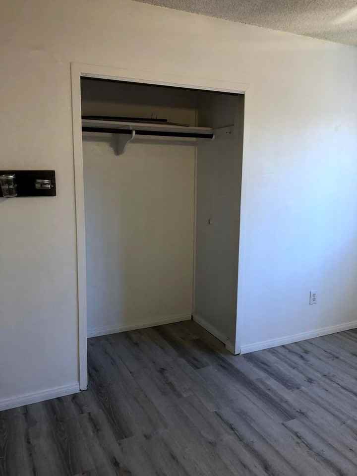 5049 54th St - Photo 7 of 34