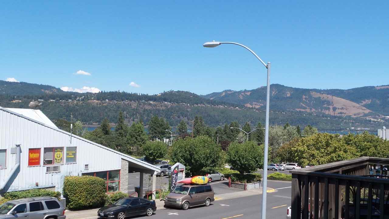 1023 Wasco St - Photo 2 of 7