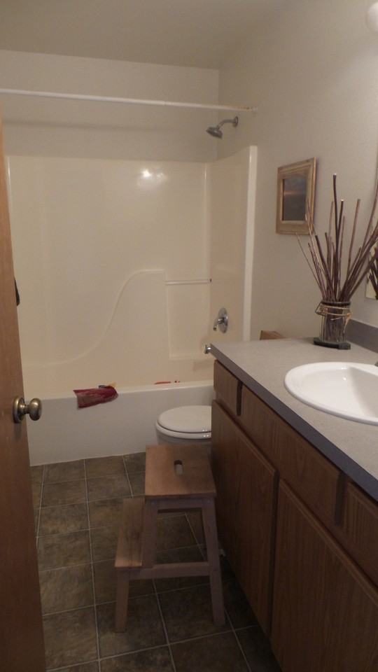 1023 Wasco St - Photo 6 of 7