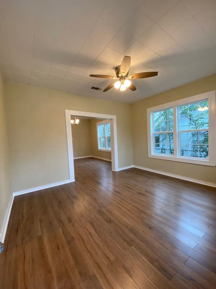 904 N Main St - Photo 2 of 15