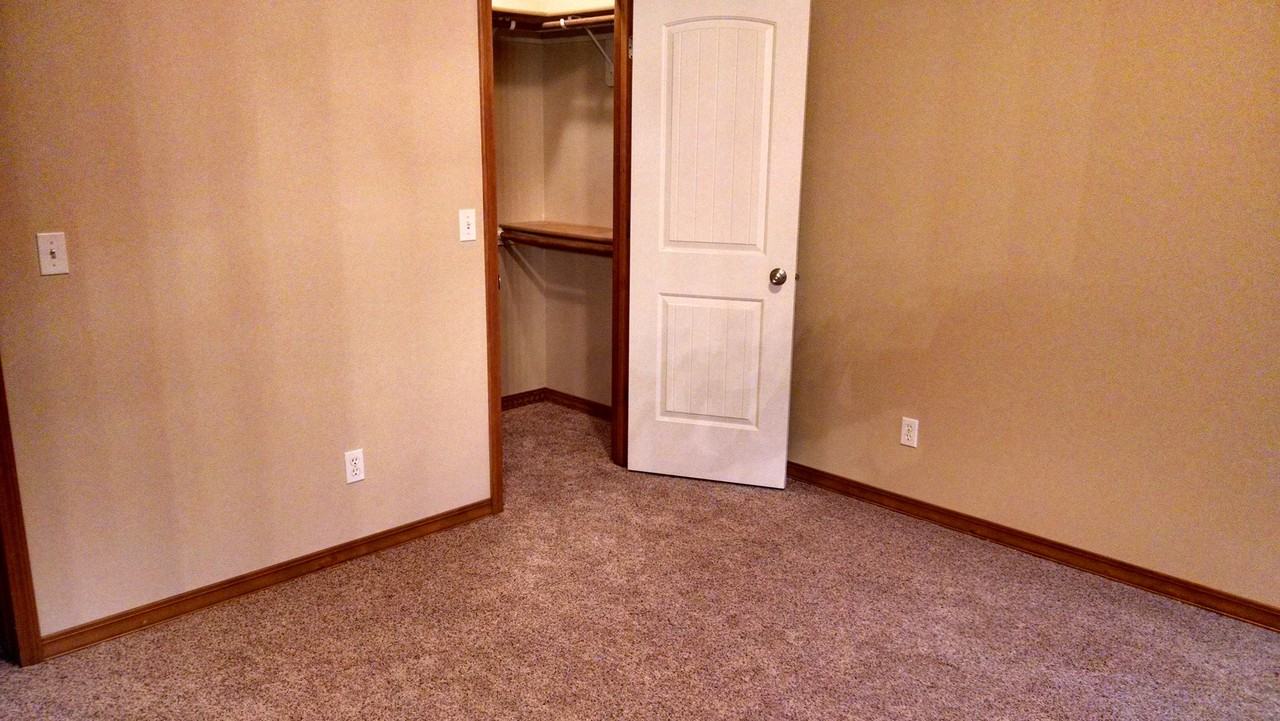 604 N Stephanie St - Photo 7 of 13