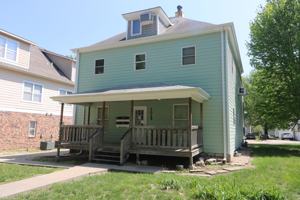 featured image of 1015 Moro St