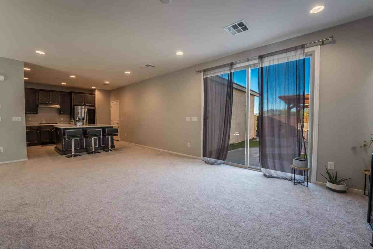 1115 E Sunset Rd - Photo 4 of 42