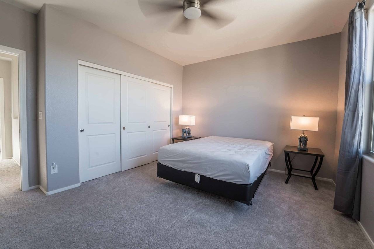 1115 E Sunset Rd - Photo 6 of 42