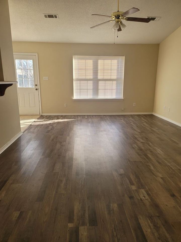 3802 Owen St - Photo 7 of 14