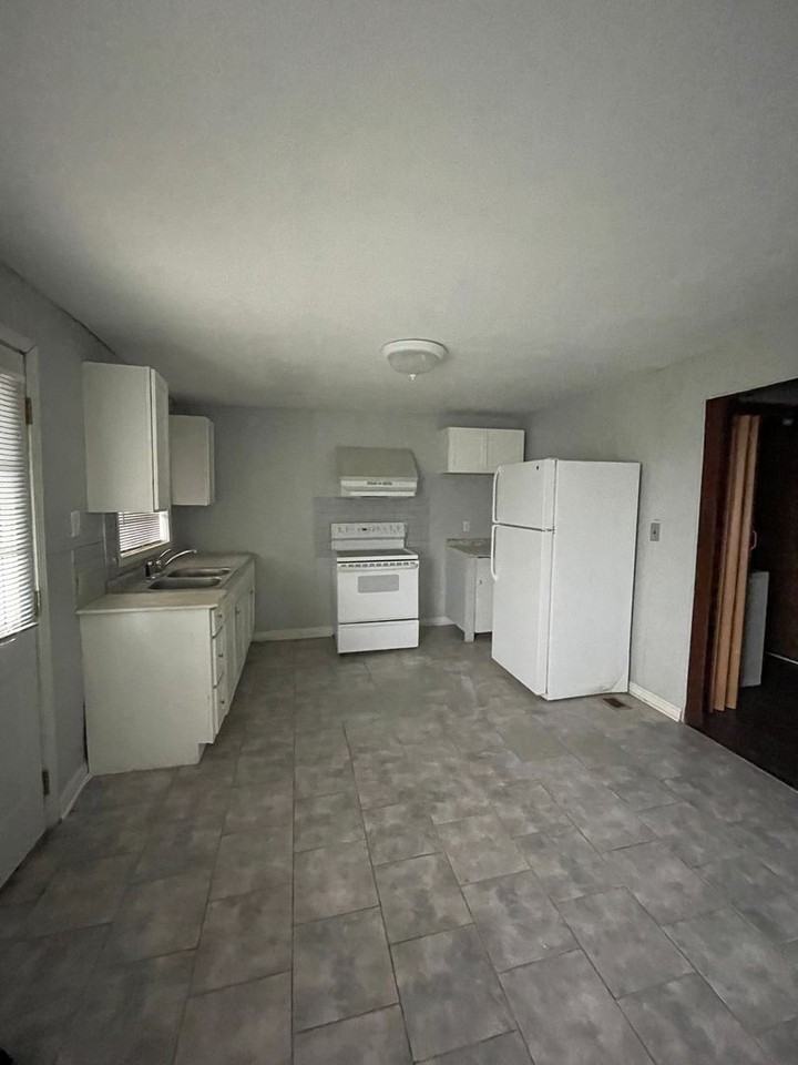 1530-1532 1530-1532 Darmouth Duplex - Photo 7 of 16