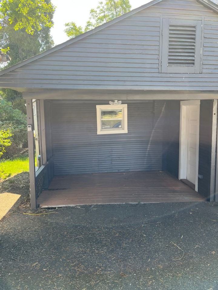 576 Ne Winchester St - Photo 4 of 23