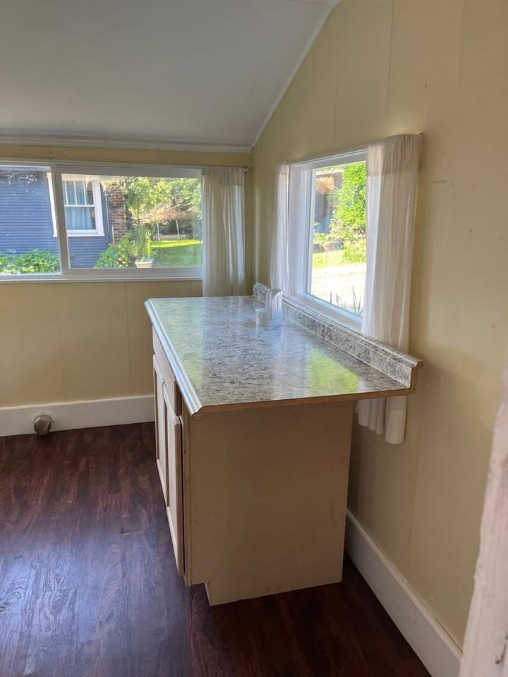 576 Ne Winchester St - Photo 6 of 23