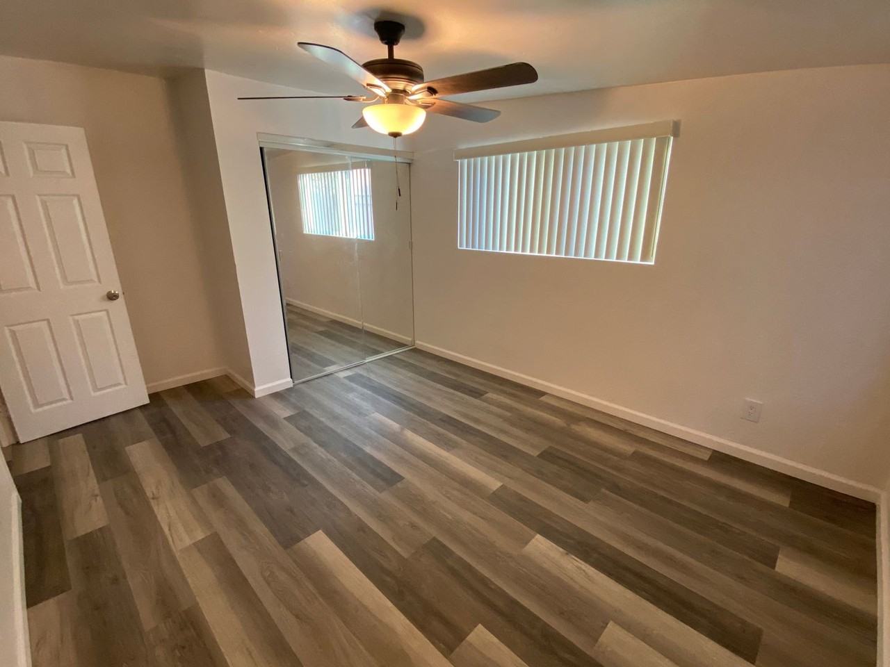 1382-1386 Ivory Ct - Photo 3 of 14