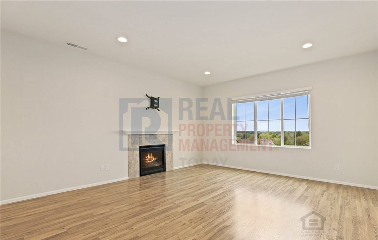 6729 Birdseye Ave Ne #1032 - Photo 4 of 24