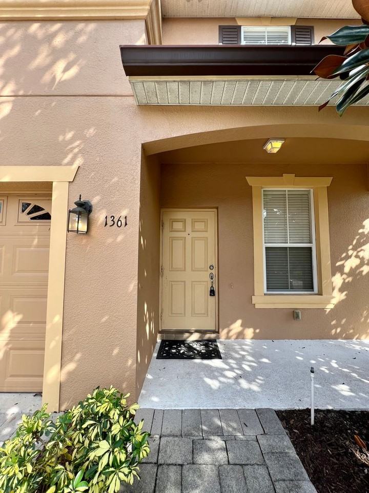 1361 Twin Trees Ln - Photo 5 of 26