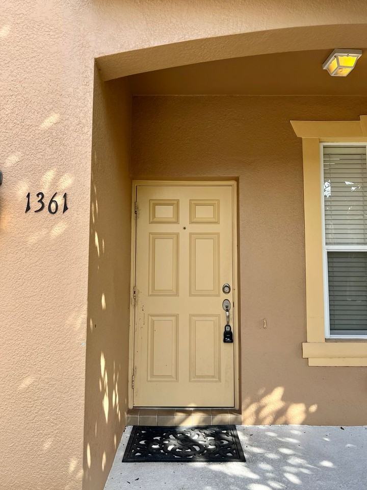 1361 Twin Trees Ln - Photo 6 of 26