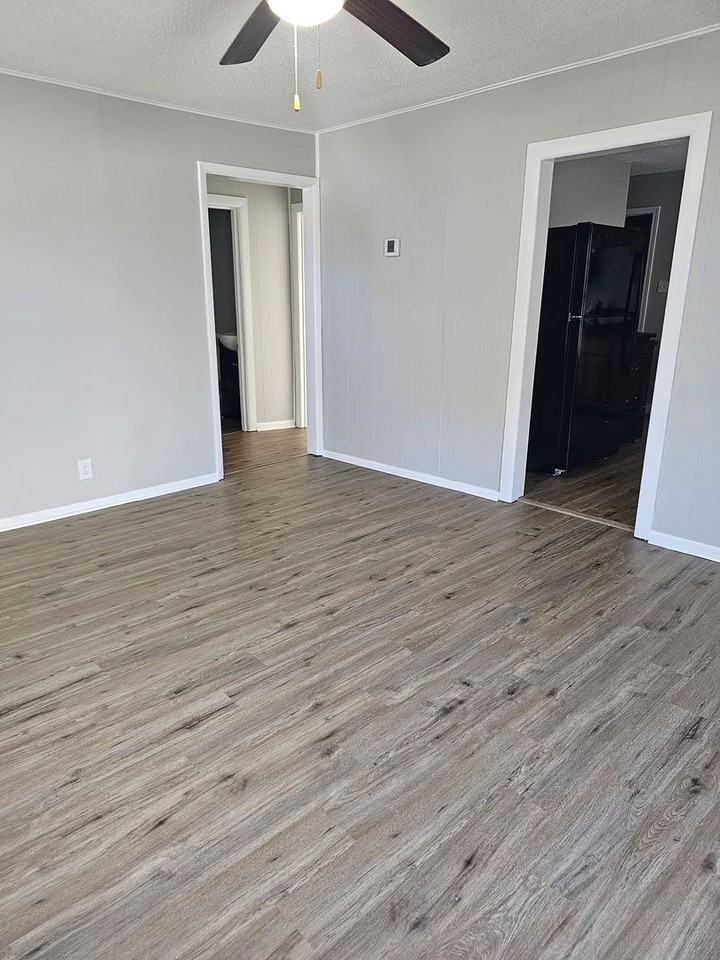 358 W Maple Ave - Photo 2 of 7